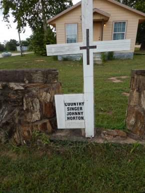 Johnny Horton memorial - Milano TX