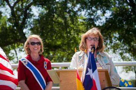 Lynn Young - Landowner - & Jackie Thonrton - MCHC Marker Chair