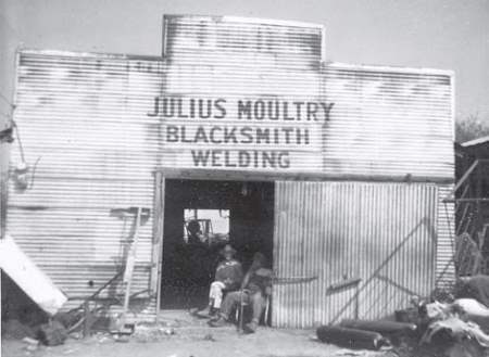 Julius Moultry Blacksmith Shop, Rockdale TX