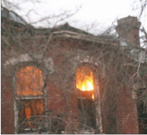 Historic Wallis House -Rockdale TX - burns