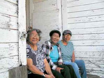 Darlene Burleson, Wilmer Green and Arline Gadison at Davilla TX Rosenwald School