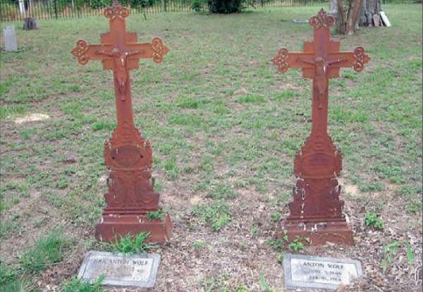 Gravesites of Anton and Elizabeth Wolf - Rockdale, TX